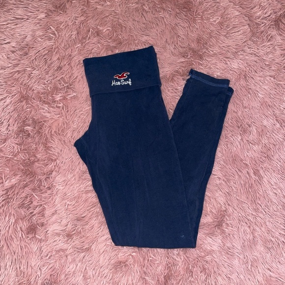 Hollister - Picture 3 of 5